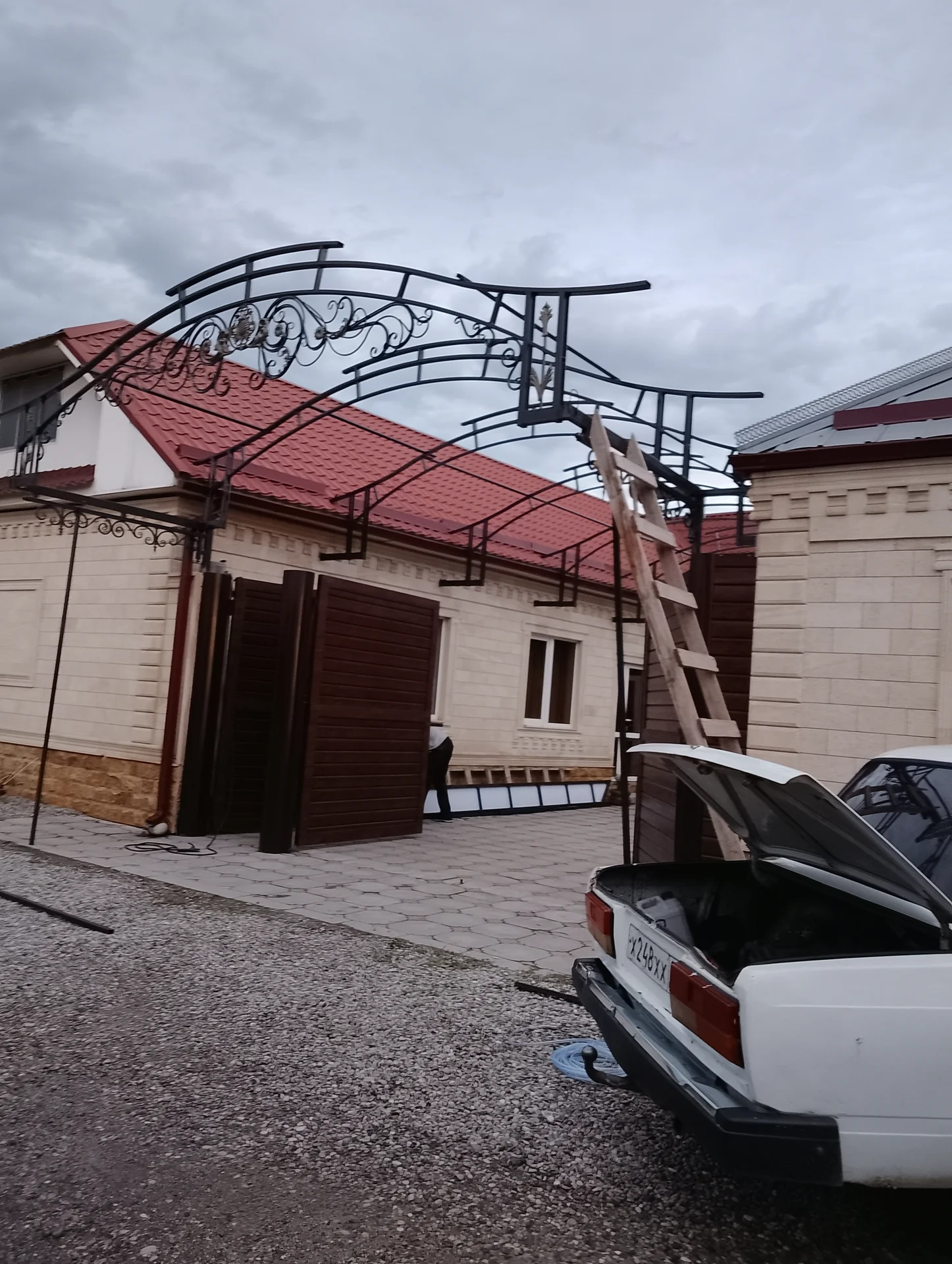 Арочный навес в Баксане — реальная работа мастерской